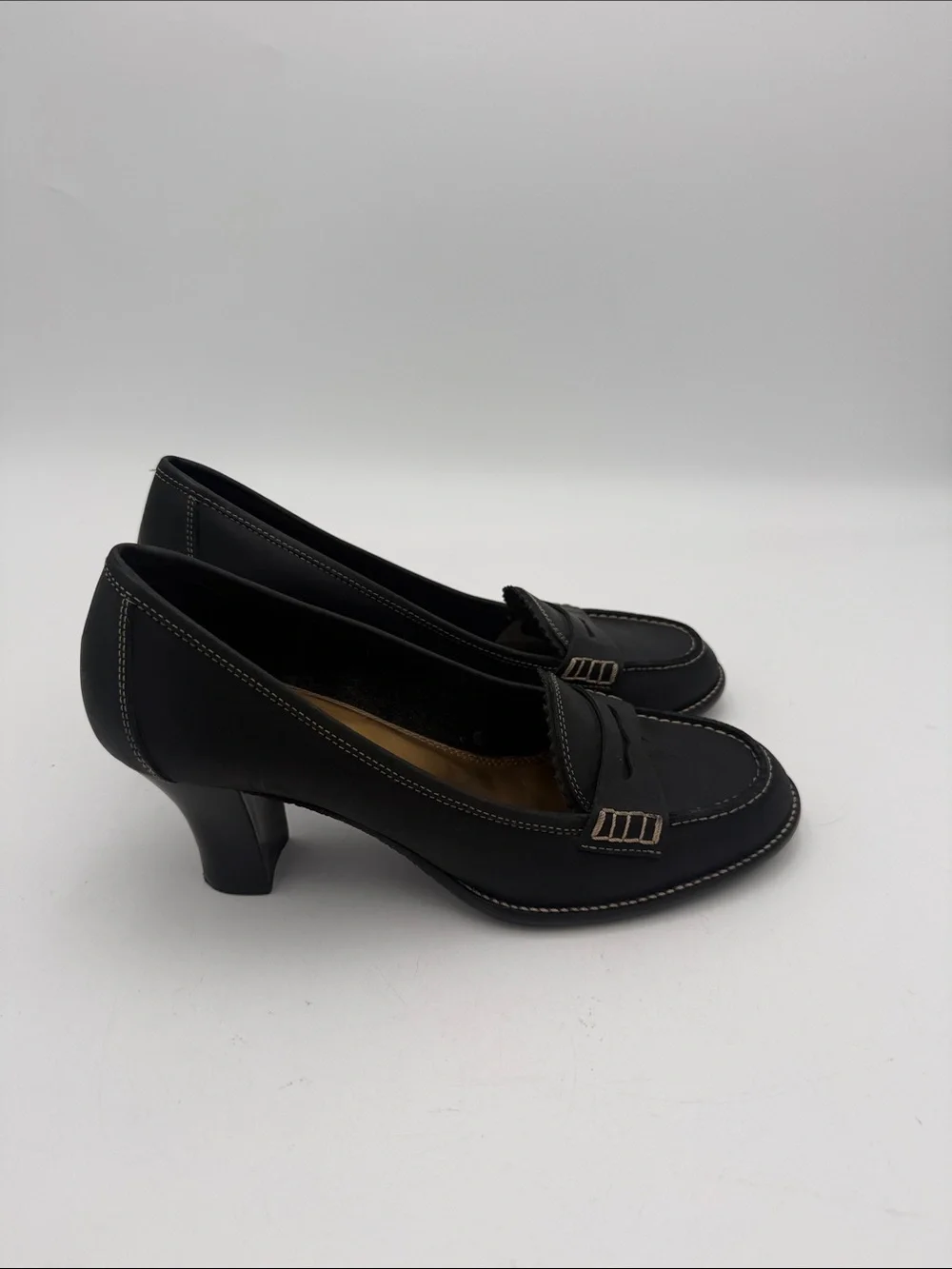 Vintage Unisa Black Leather Penny Loafer Heels women 9B casual office Y2K retro